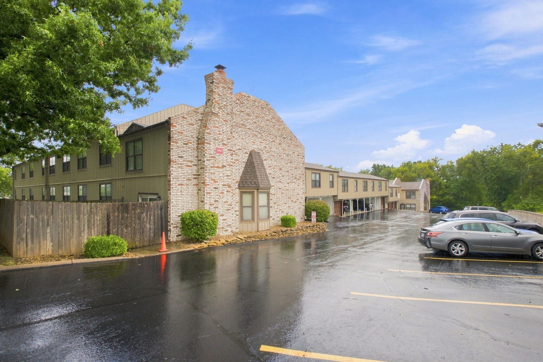 Hillstone Apartments, Topeka, Kansas